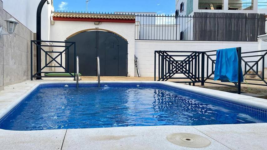 Chalet para 8 personas, con terraza y piscina - 1