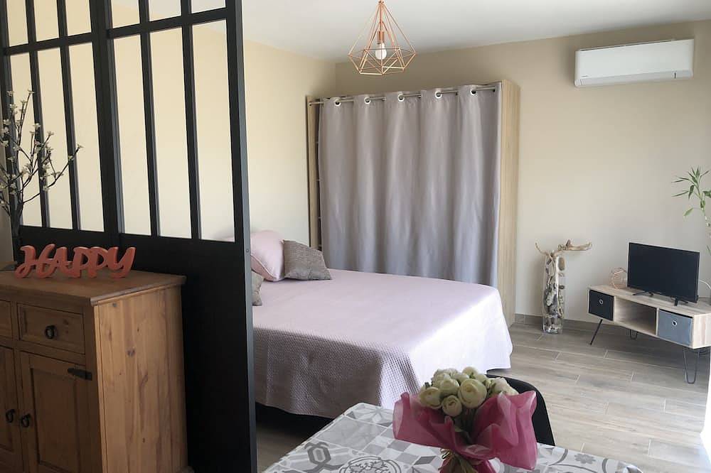 Charming little air-conditioned villa with large garden and parking. in Corte, Parc naturel régional de Corse