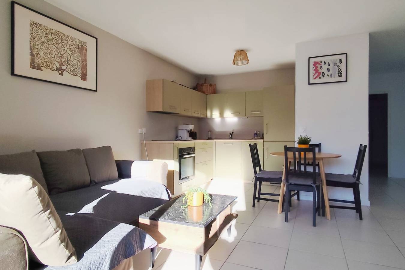 Appartement entier, Appartement avec balcon proche de la Gare St Jean in Bordeaux, Région de Bordeaux