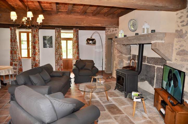 Gîte pour 4 personnes, avec jardin et terrasse à Saint-Léger-sous-Beuvray - 2