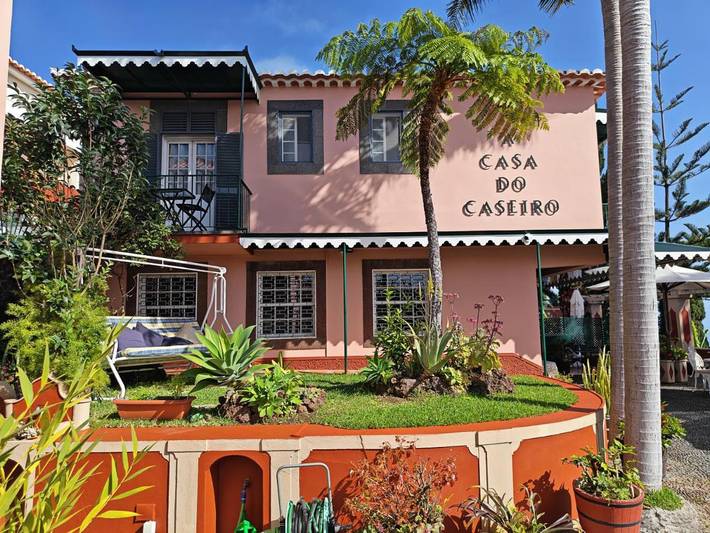 Maison d’hôte pour 2 personnes, avec Terrasse et Jardin ainsi que Piscine et Vue à Câmara de Lobos