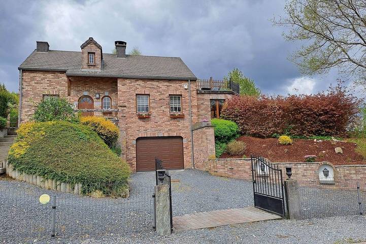 Maison de vacances pour 6 personnes, avec terrasse et sauna ainsi que jardin et jacuzzi à Vielsalm