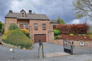 Location de vacances pour 6 personnes, avec jacuzzi et terrasse ainsi que sauna et jardin dans Grand Halleux