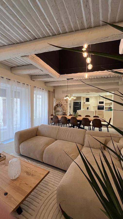 Five-Bedroom House in Valréas, Enclave de Valreas