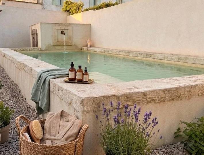 Chambre d’hôte pour 2 personnes, avec Terrasse ainsi que Jardin et Piscine à Châteaurenard