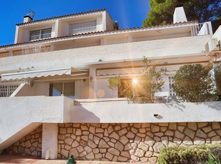 Ferienwohnung für 4 Personen, mit Pool und Garten