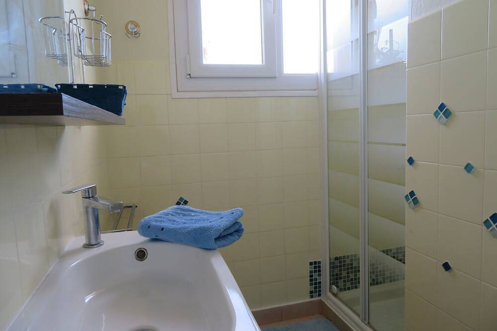Villa 2 ch. vue mer situation idéale piscine & jardin privés calme plage à 6 mn in Cagnes-sur-Mer, Côte méditerranéenne (France)