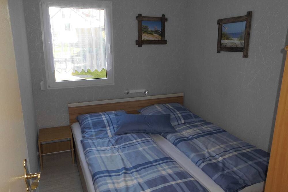 Ferienbungalow Fleesensee: Komfortabler Bungalow mit Terrasse und Gartenmöbeln in Malchow, Fleesensee