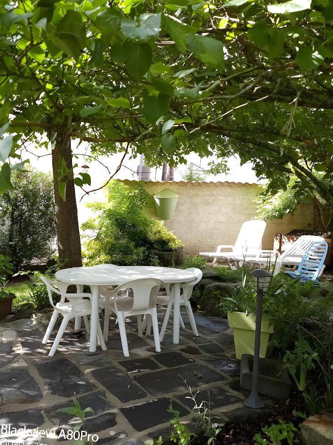 Maison de vacances pour 2 personnes, avec Terrasse et Jardin à Volvic
