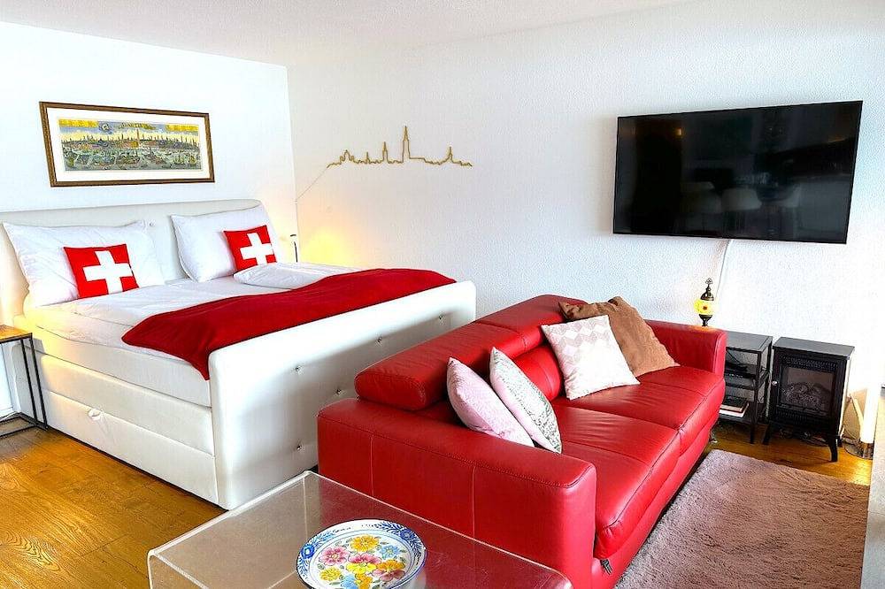 Ganze Wohnung, Swisshut Stunning Views Alps & Lake - Apart. Oberländer in Oberhofen am Thunersee, Thunersee