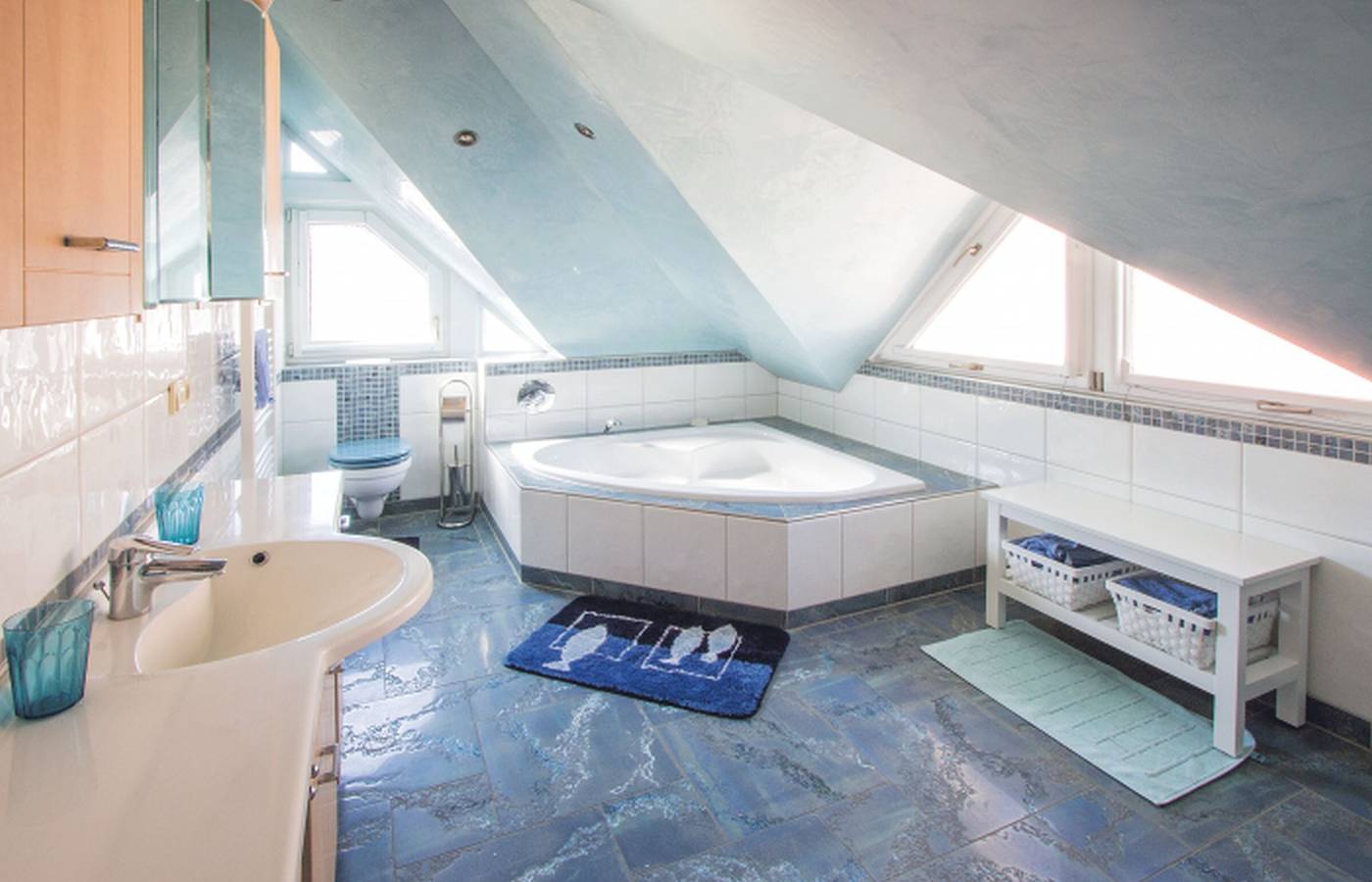 Ganze Wohnung, Apartment „Hornisgrindeblick“ mit Bergblick, Balkon und Wlan in Renchen, Mittlerer Schwarzwald