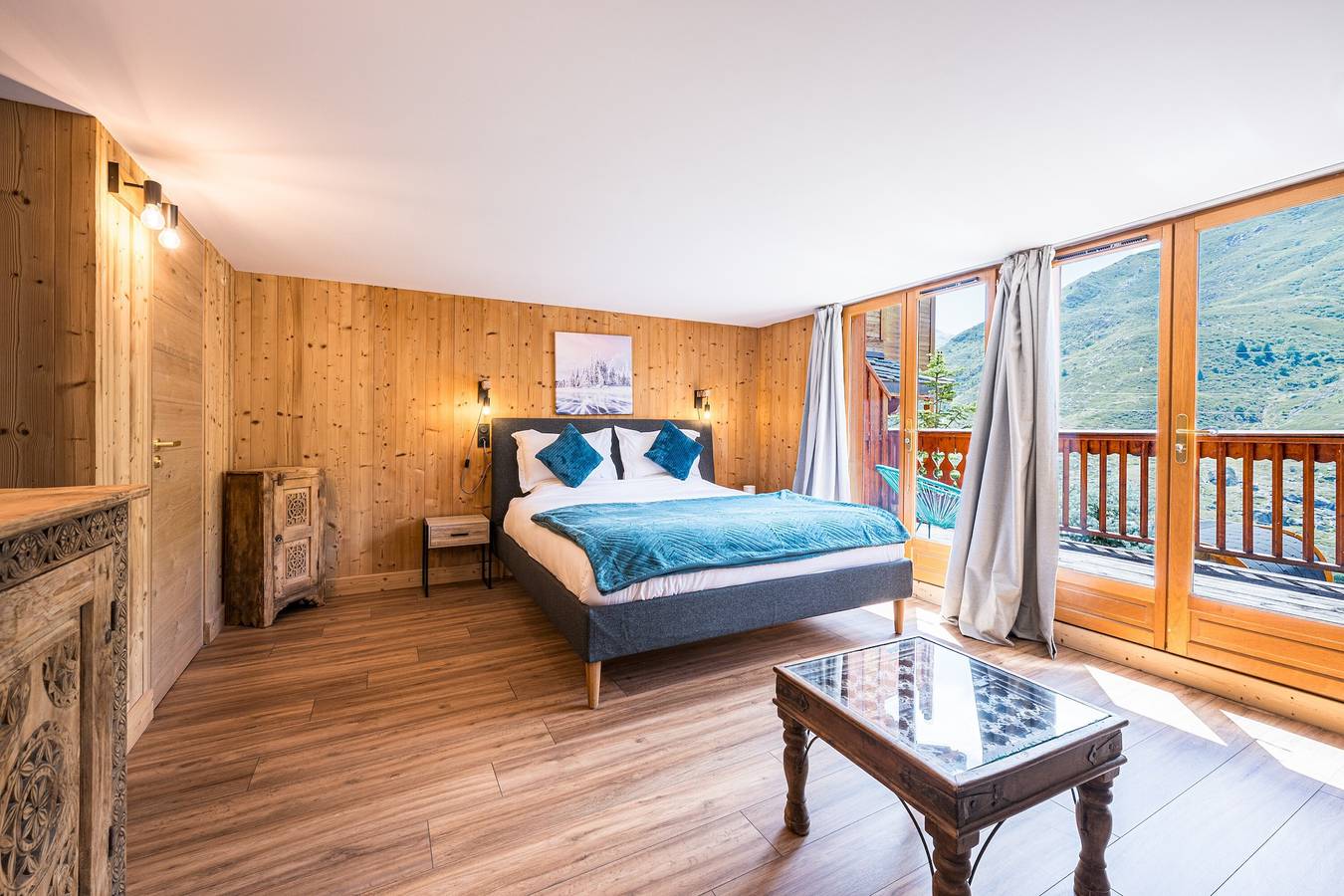 Chalet Gabrielle Demi-pension - ski aux pieds - cheminée, jacuzzi et sauna - Confort et vue lac in Saint-Martin-de-Belleville, Massif de la Vanoise