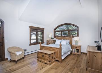 Vacation House for 8 Guests in Vail Ski Resort, Vail, Picture 3