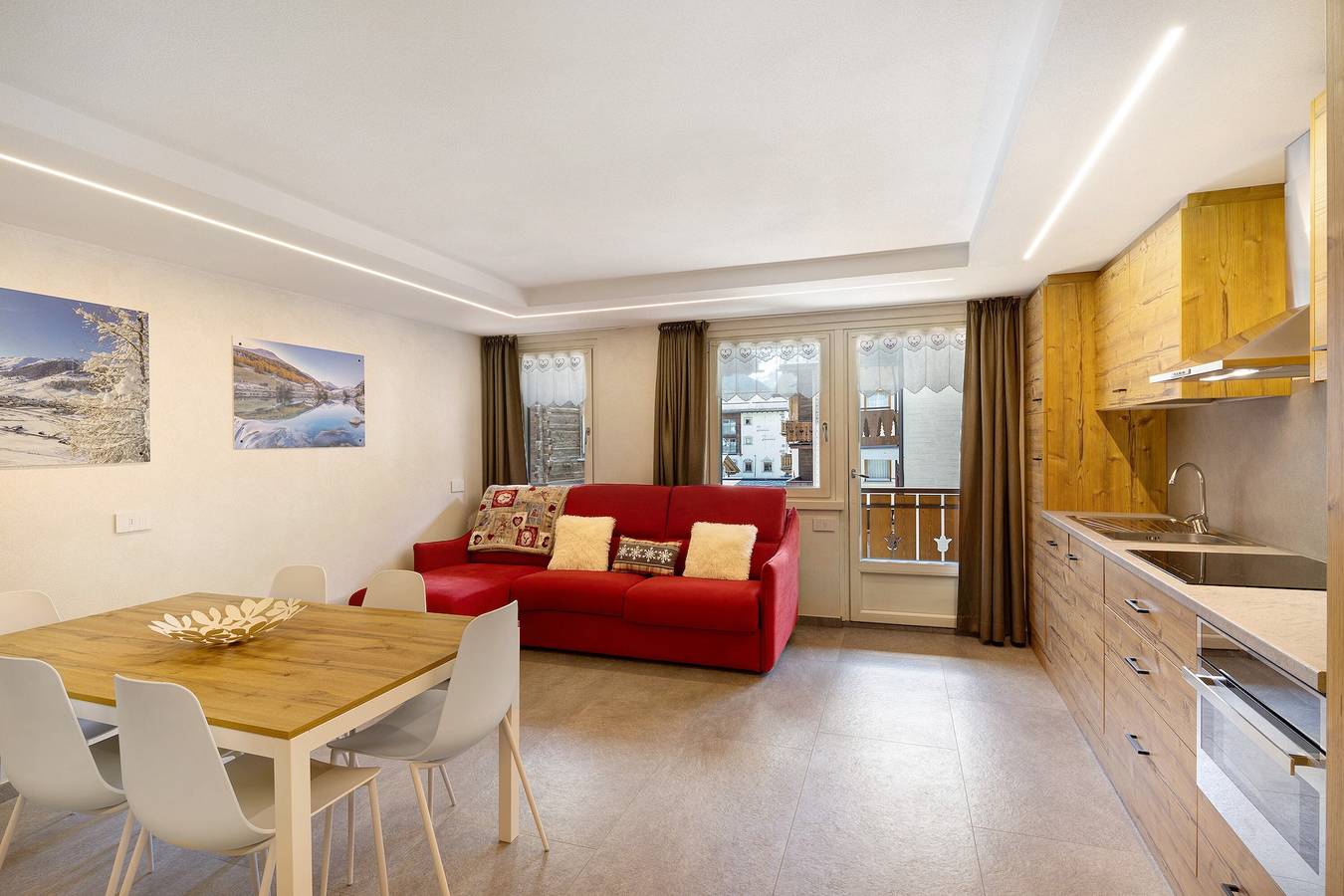 Appartement entier, Appartement 'A Due Passi Rosso' avec vue sur les montagnes, balcon et Wi-Fi in Livigno (Town), Livigno