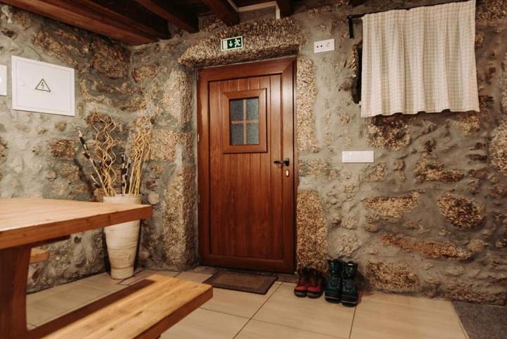 Gîte pour 9 personnes, avec vue, adapté aux familles à Seia - 4