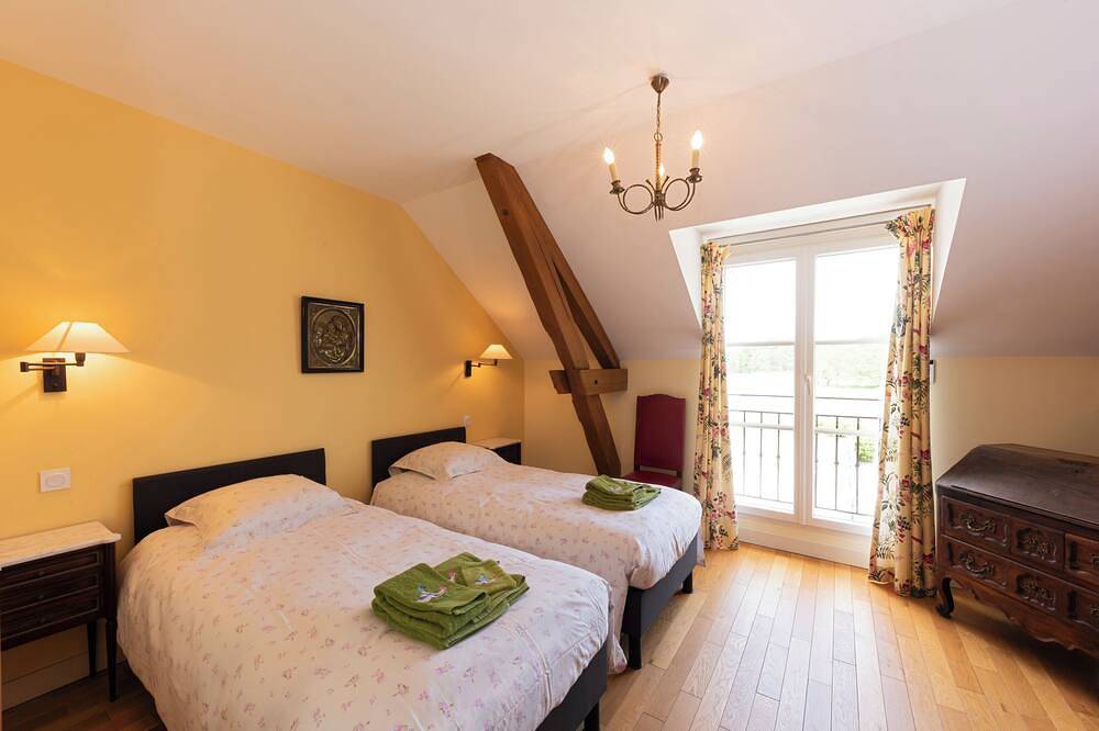 Maison spacieuse, piscine privée, 10 à 15 p. in Chémery, Sologne