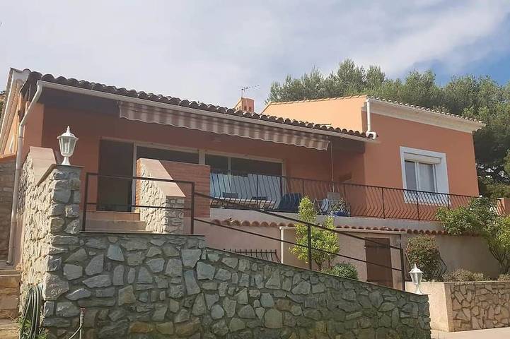 Villa pour 12 personnes, avec jardin et balcon à Bandol