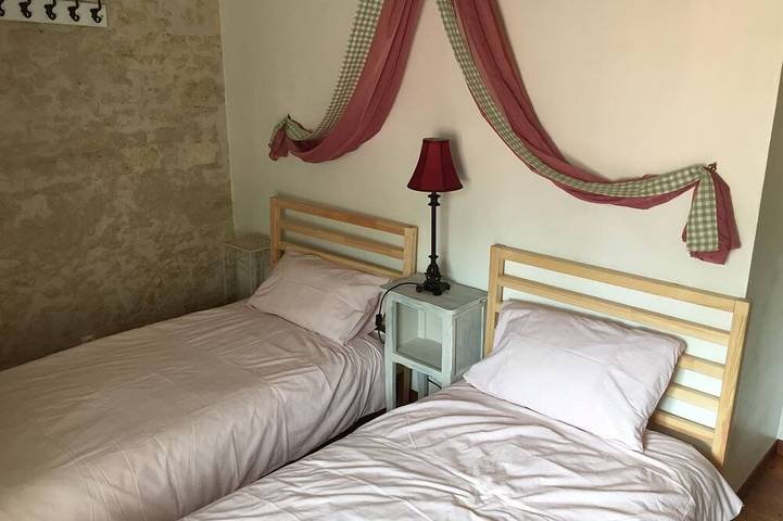 Location de vacances pour 8 personnes, avec jardin à La Caillère-Saint-Hilaire - 4