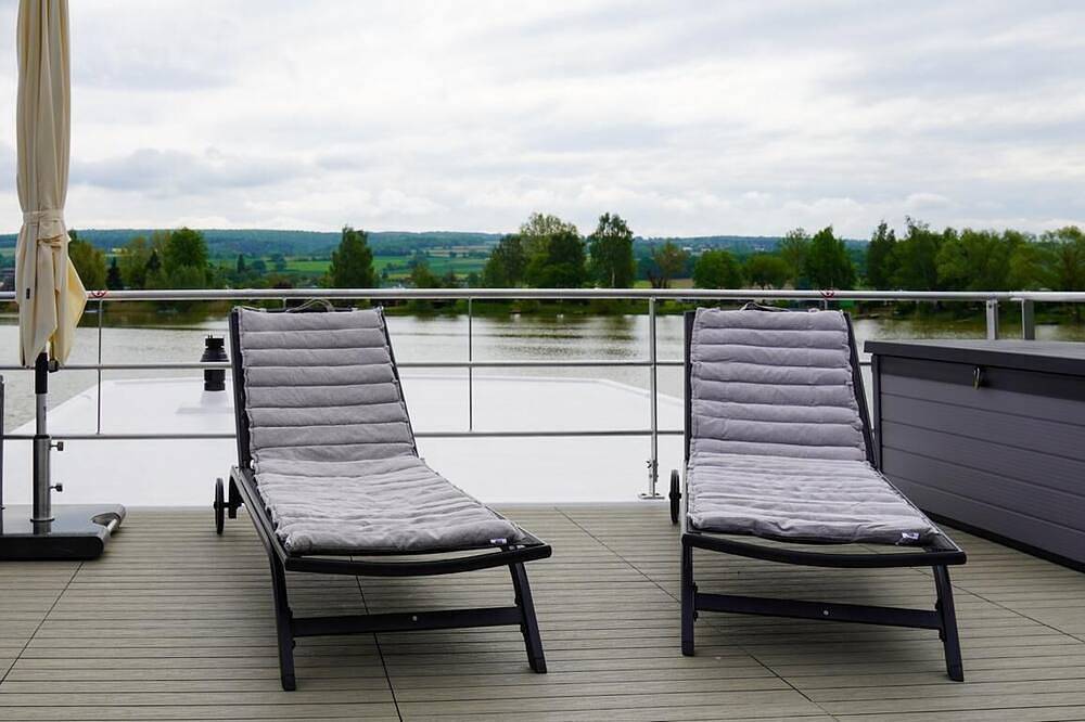 Floatinghouse Möwenschiss: Seeblick, Terrasse, Kaminofen und Natur in Höxter, Kreis Höxter