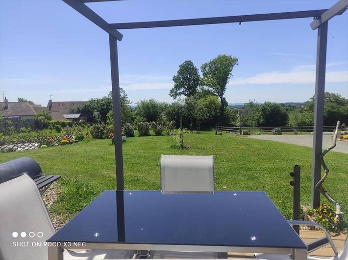 Location de vacances pour 4 personnes, avec terrasse ainsi que vue et jardin, animaux acceptés à Lolif - 2
