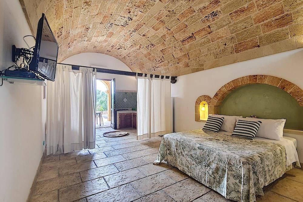 3-apt house with private pool, 250m from beach in Torre Vado, Gulf of Taranto