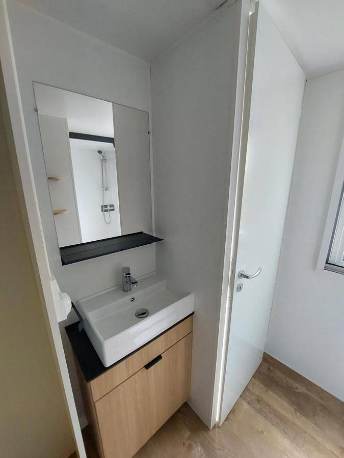 Camping pour 6 personnes, avec piscine et vue ainsi que jardin et bassin pour enfant à Capbreton - 3