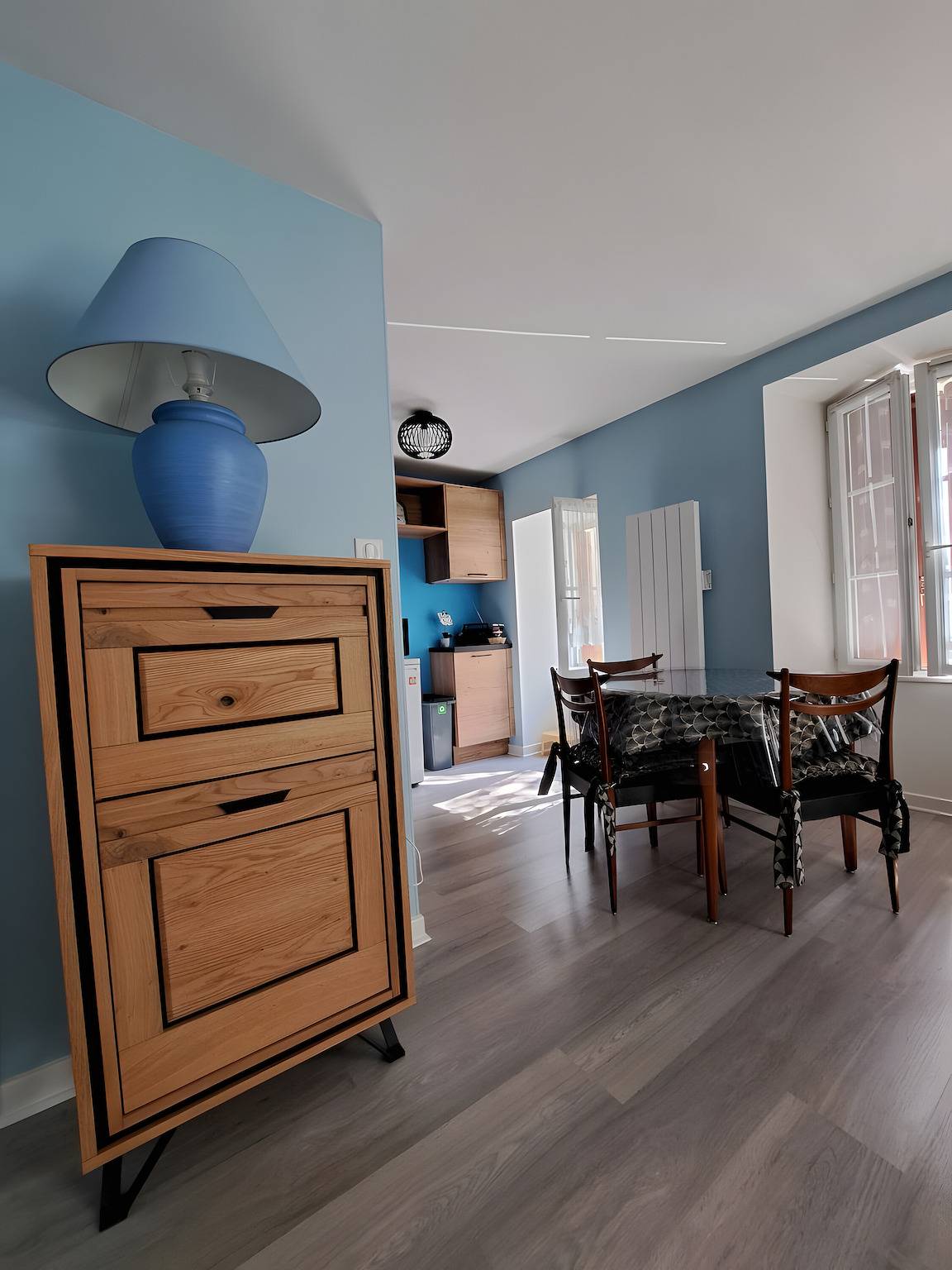 Appartement entier, Loue appartement meublé dans maisonnette centre-ville in Jonzac, Région de Jonzac