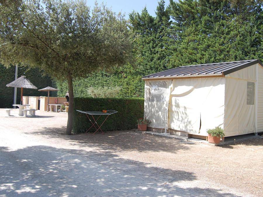 Camping Des Favards - Bungalow toilé 5 personnes - Mobil Home Essentiel - sans sanitaires in Violès, Vaucluse