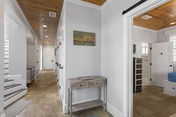 Cabin for 11 Guests in Rosemary Beach, Emerald Coast, Picture 2