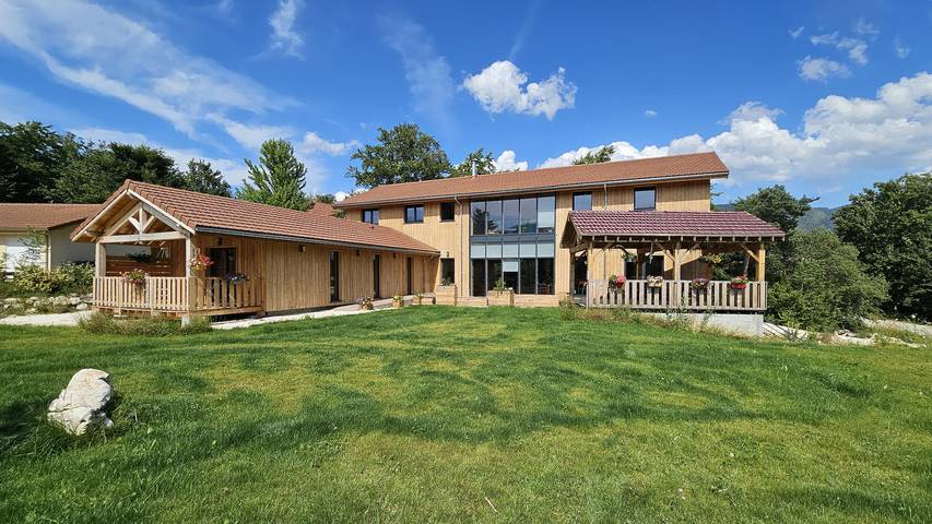 Cottage pour 3 personnes, avec jardin, animaux acceptés à La Chapelle-en-Vercors