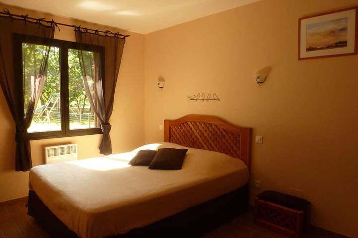 Gîte pour 4 personnes, avec jardin ainsi que piscine et jacuzzi à Pissos - 3