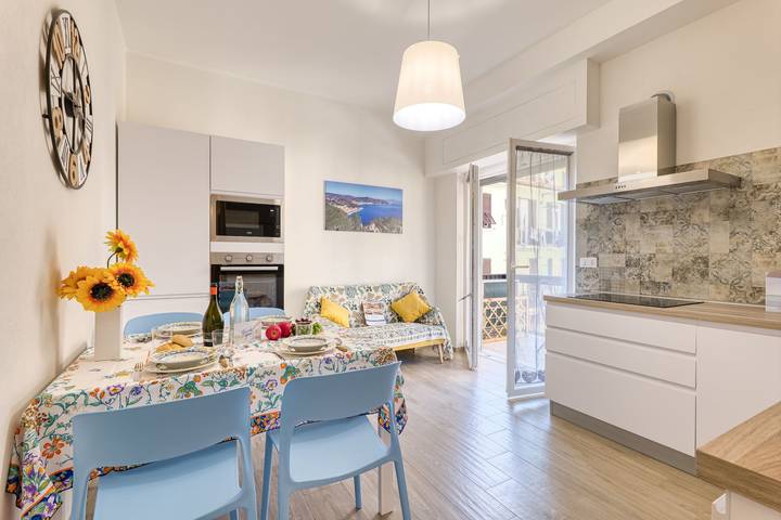Appartamento per 4 persone, con balcone in Noli