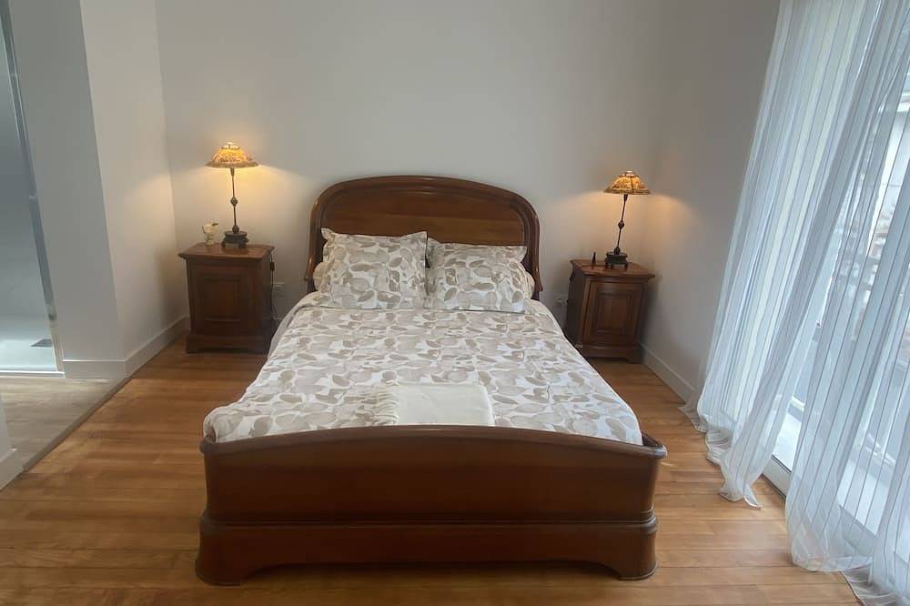 Arcachon - Elegant Large Home (2000sq/ft) with pool, 5mn by foot to the beach in Arcachon, Arcachon region