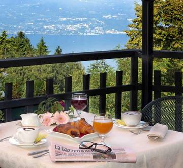 Hôtel pour 2 personnes, avec jardin ainsi que vue sur le lac et vue, animaux acceptés à San Zeno di Montagna
