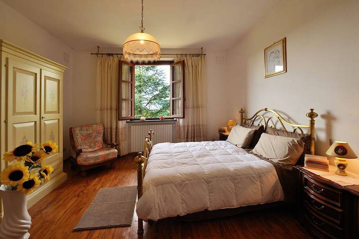 Appartamento intero, Aurora apartment, Charming Farmhouse with Private Pool and Private Outside Area in Terricciola, Pisa e dintorni