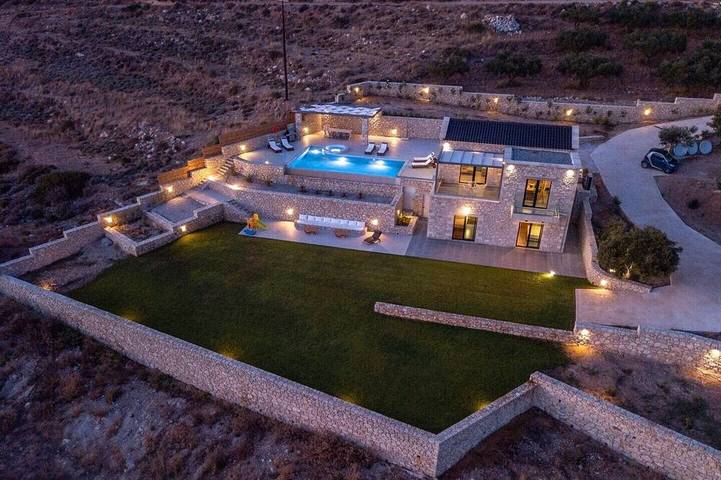 Location de vacances pour 6 personnes, avec jacuzzi et balcon ainsi que sauna et jardin dans Falasarna