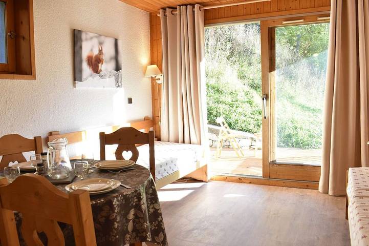 Ganze Wohnung, Gemütliches 4-Personen Studio mit Südbalkon in Meribel, nahe Pisten und Busstation! in Les Allues, Vanoise-Massiv
