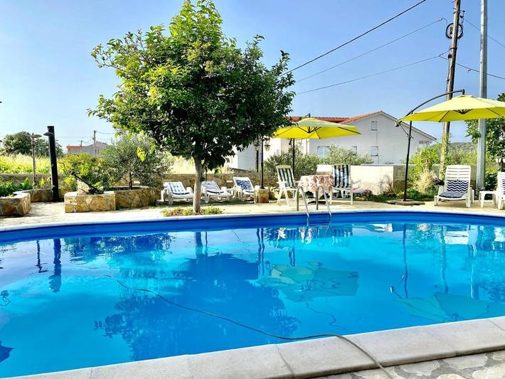 Alojamiento y desayuno para 2 personas, con jardín y piscina - 1