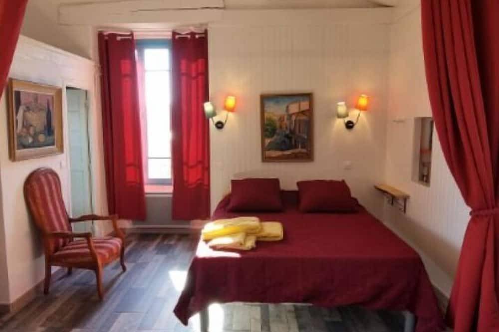 5* house, superb sea view, air conditioning, wifi, parking in La Côte Vermeille, Collioure