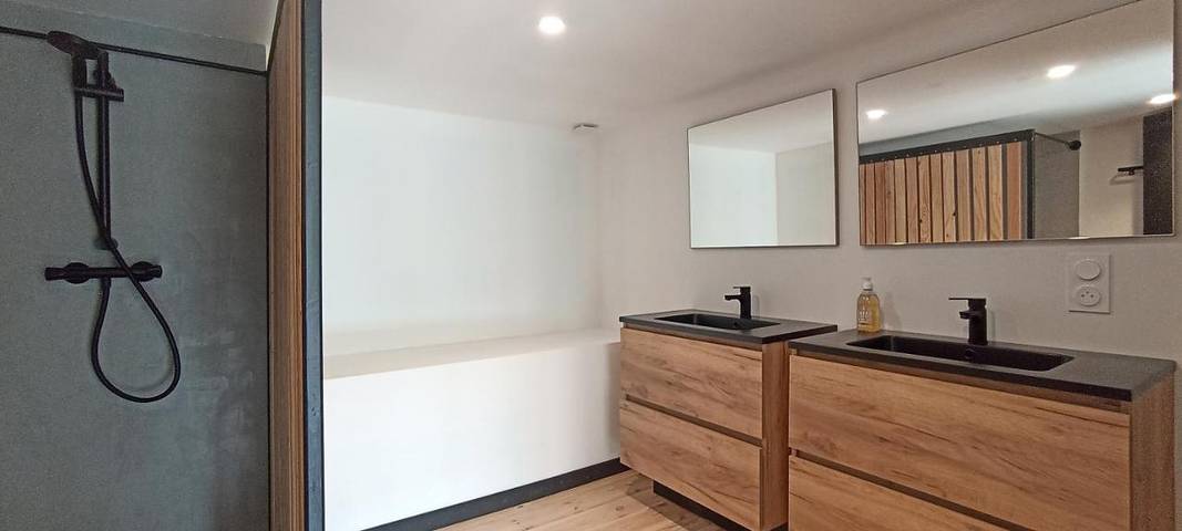 Location de vacances pour 6 personnes, avec vue et terrasse à Saint-Chély-d'Aubrac - 3