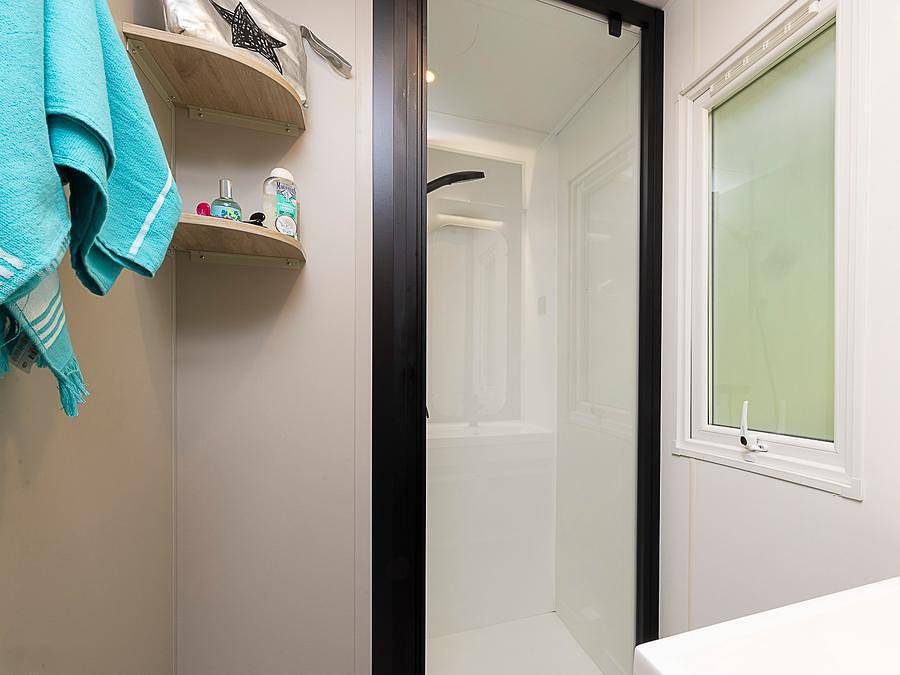 Flower camping La Dordogne Verte - Mobilhome 6 personnes - Privilège 3 chambres - climatisation - Tv - 32m² - New ! in Saint-Aulaye, Périgord Vert