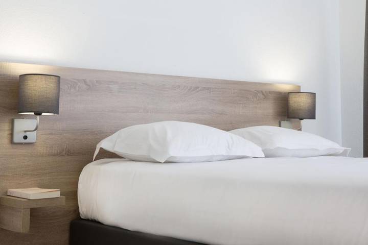 Location de vacances pour 2 personnes, avec terrasse et vue, animaux acceptés à Divonne-les-Bains - 4