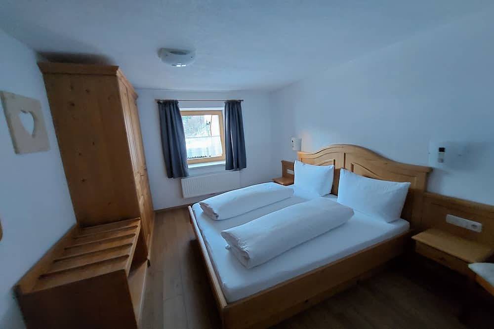 Geheel appartement, Beautiful apartment with a view of the beautiful Zugspitze! in Lechtal Alps, Biberwier