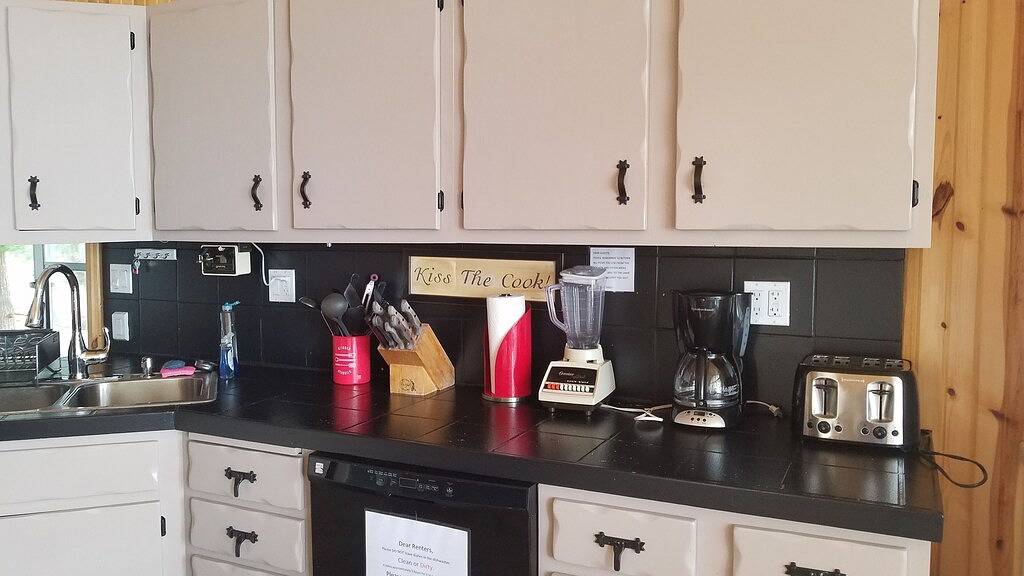 Sonne, Sand, Schnee, ganzjährige Erholung, mit Privatstrand in Higgins Lake