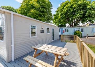 Caravan for 4 People in Brixham, South West England, Photo 1
