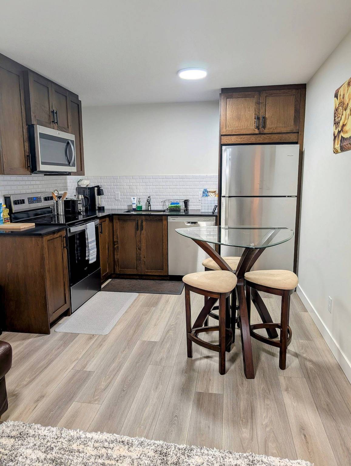 Gästesuite mit 2 Schlafzimmern in Sw in Calgary, Kanadische Rocky Mountains