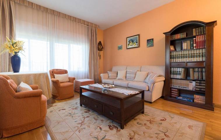 Casa rural para 6 personas, con Balcón y Terraza además de Jardín y Piscina en Galapagar - 2