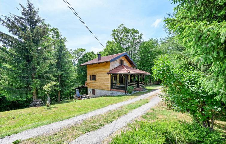 Charmante 2-Zimmer-Wohnung mit Terrasse und Grill, 400 m vom Fluss Dobra entfernt in Karlovac, Karlovac und Umgebung