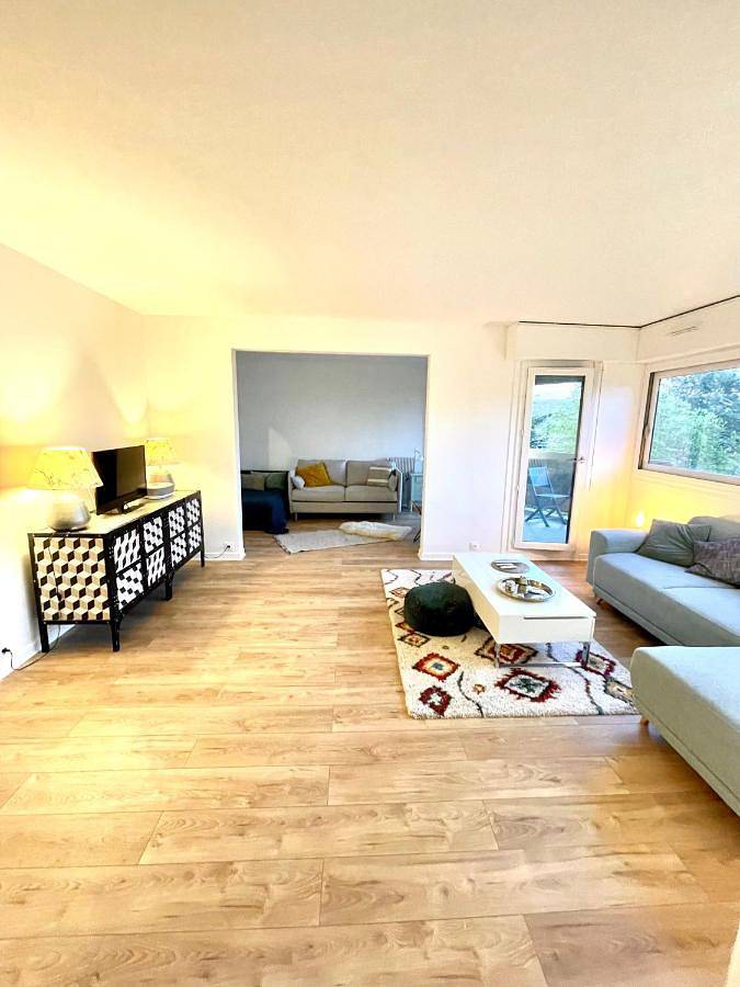 Gîte pour 6 personnes, avec Terrasse ainsi que Jardin et Vue à Saint-Leu-la-Forêt