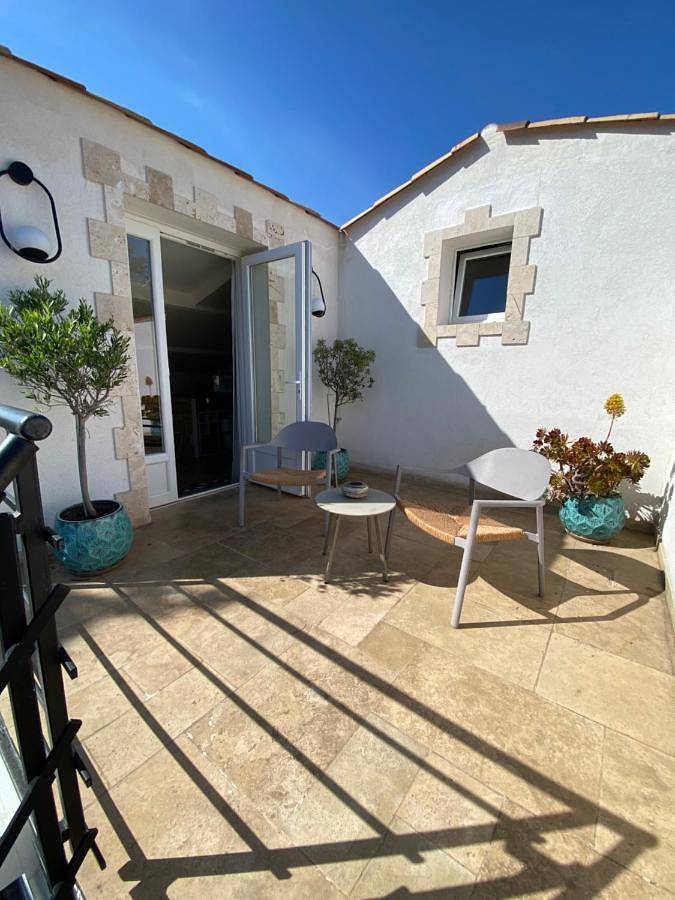 Maison d’hôte pour 2 personnes, avec jardin et vue, animaux acceptés à Fréjus